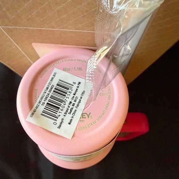 New Stanley 40oz Pink Hello Laser Engraved Kitty Quencher Tumbler - Picture 8 of 8